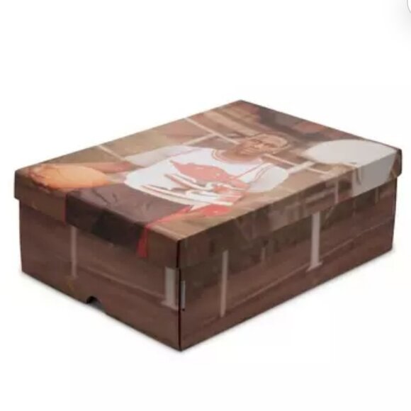 Jordan 1 Retro High OG "Black Toe" Nike's - Picture 2 of 7